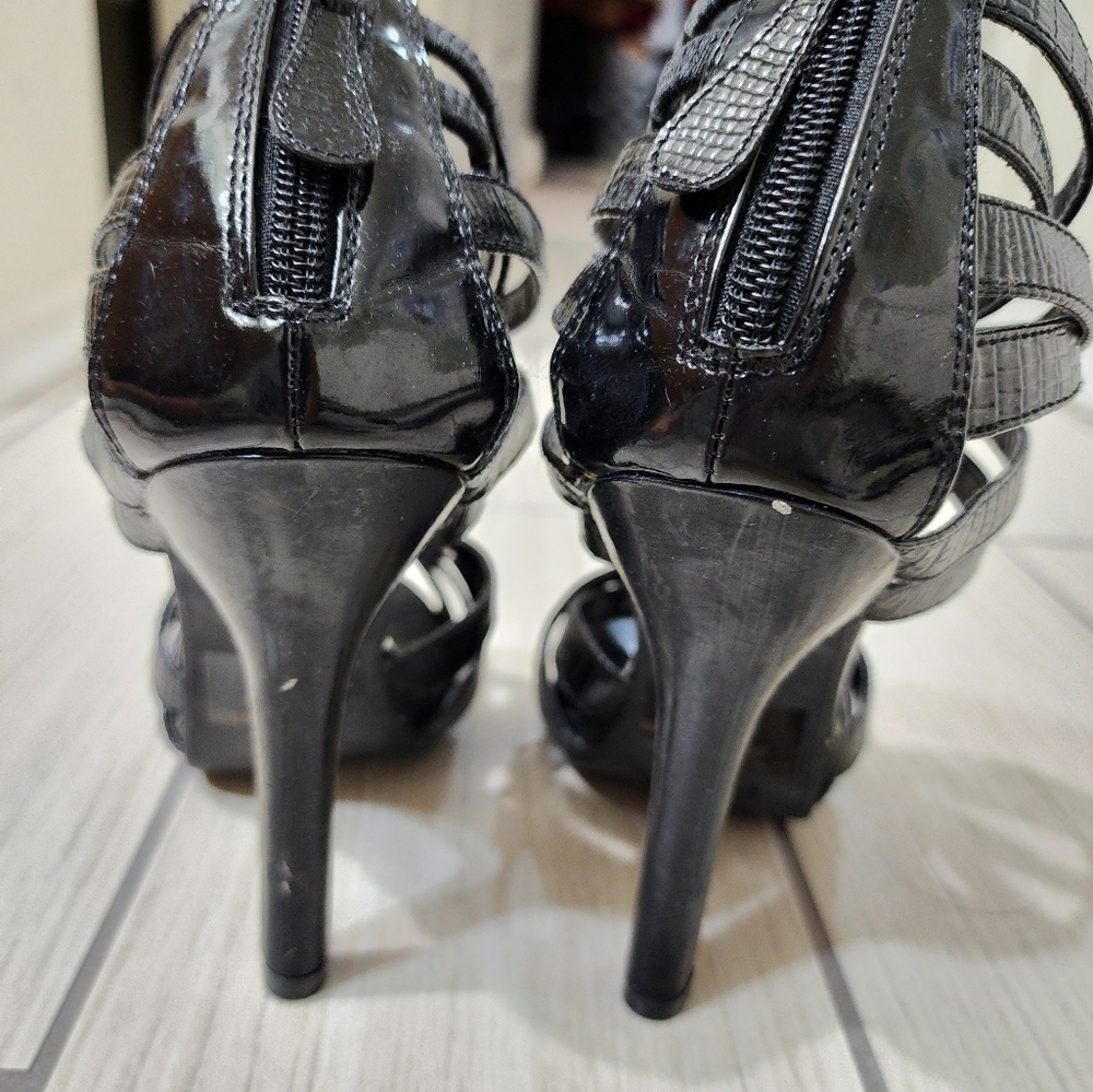 Size 6 High Heels in Black